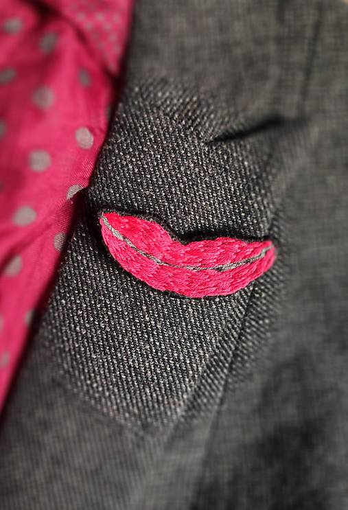 Brošne - Nenápadný úsmev  - 17967915_