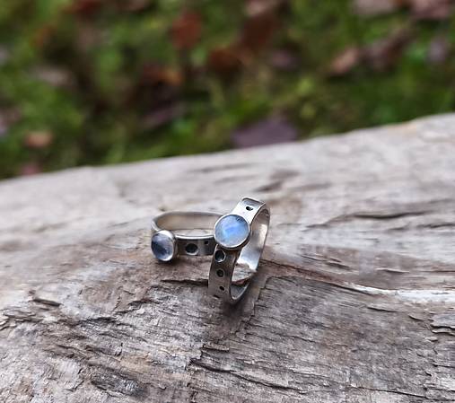 Strieborný Prsteň s Mesačným kameňom