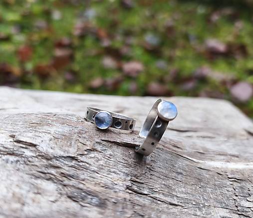 Strieborný Prsteň s Mesačným kameňom