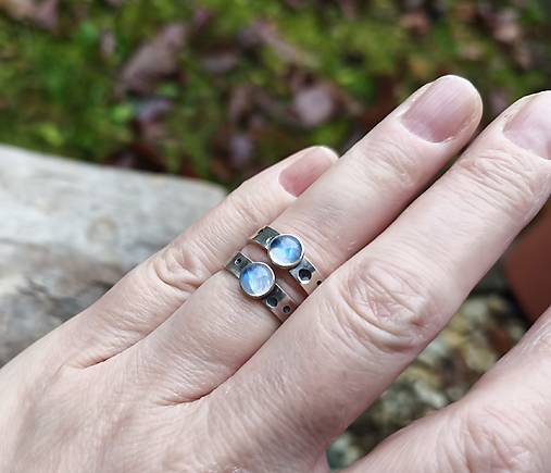 Strieborný Prsteň s Mesačným kameňom