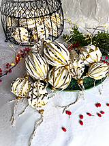 Dekorácie - Papierové ozdoby origami so zlatom, exkluzívna limitovaná kolekcia - 17967875_