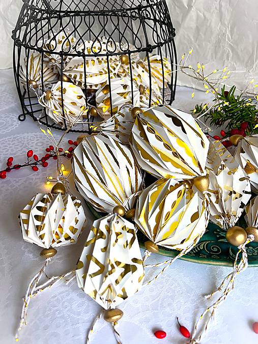 Papierové ozdoby origami so zlatom, exkluzívna limitovaná kolekcia