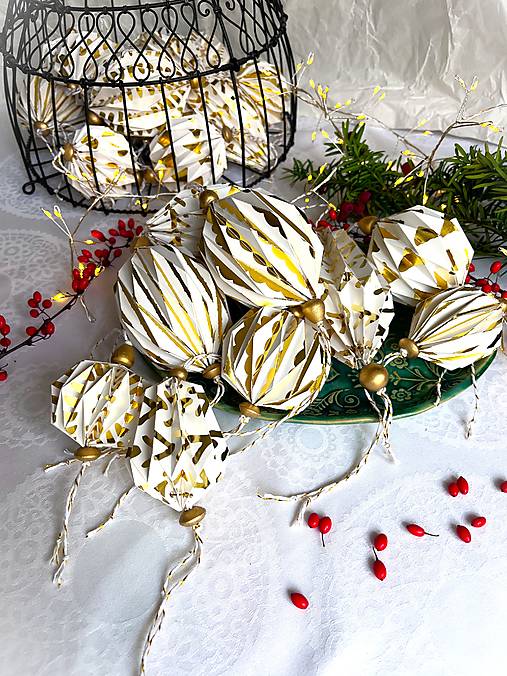 Papierové ozdoby origami so zlatom, exkluzívna limitovaná kolekcia
