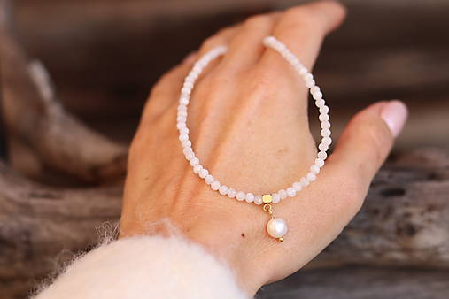 Náhrdelník choker mesačný kameň