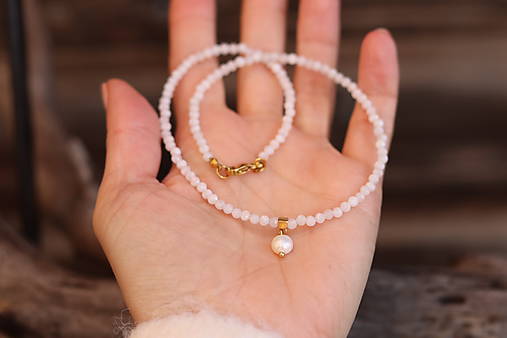 Náhrdelník choker mesačný kameň