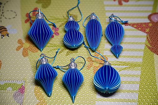 Veselé Vianočné Ozdoby – Snehuliak v Mikulášskej Čiapke