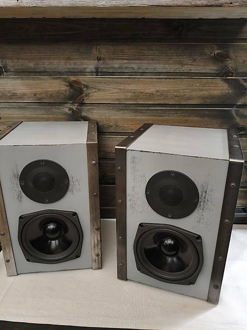 Hifi industriálne reproduktory