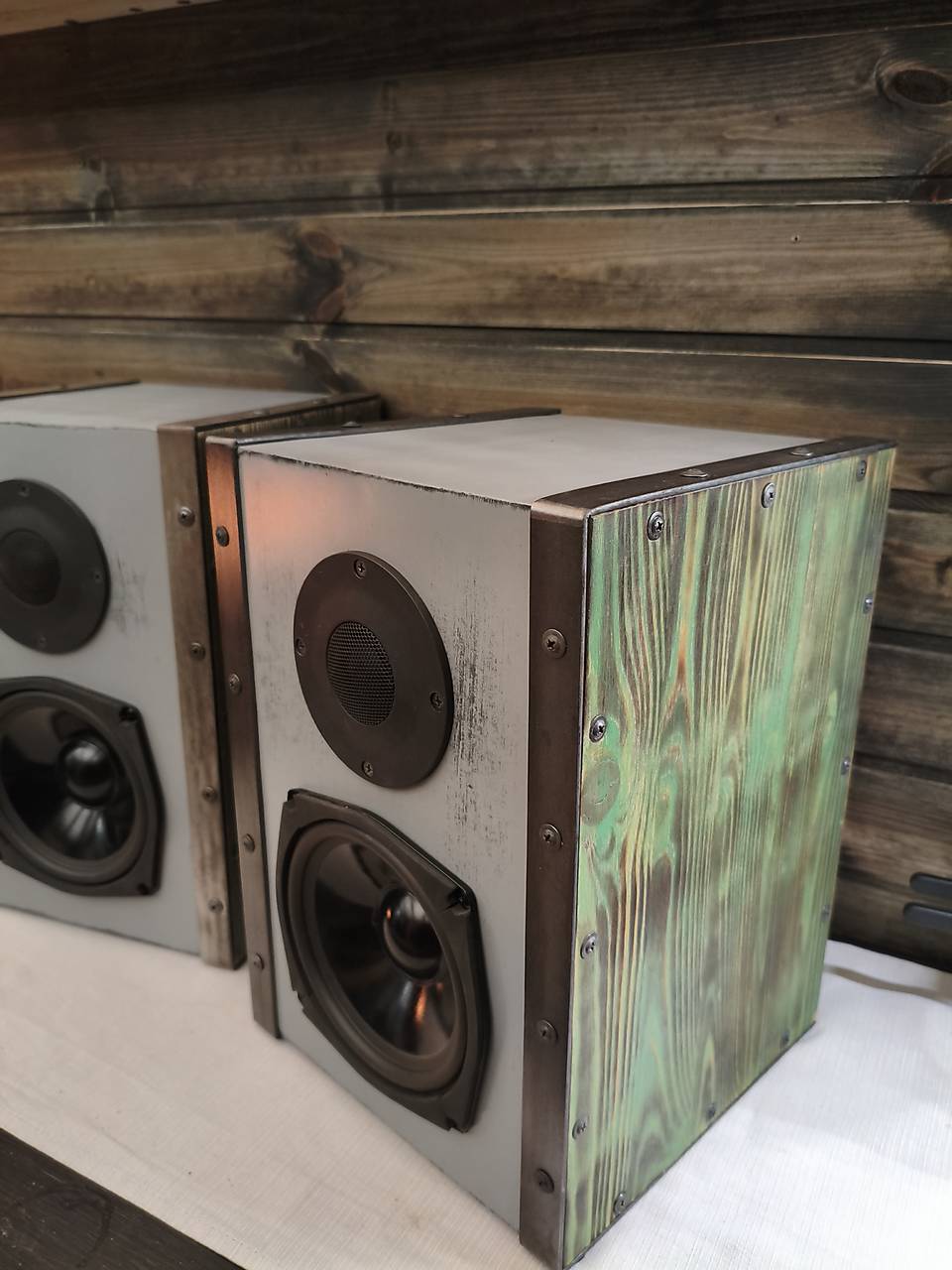 Hifi industriálne reproduktory