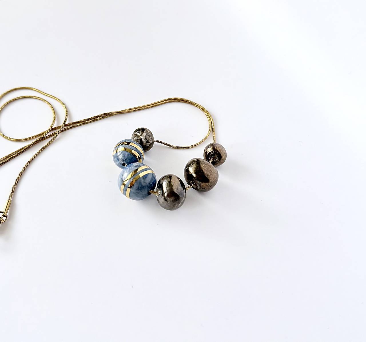 Porcelánový náhrdelník