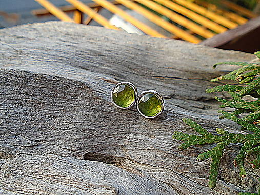 Strieborné náušnice Ag925 Vezuvianit