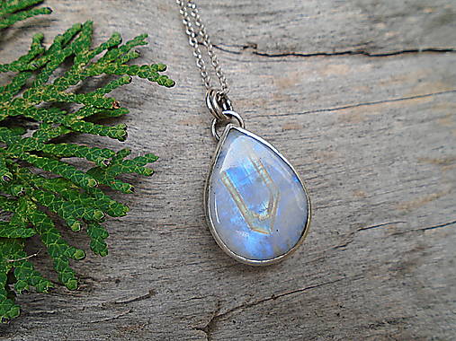 Strieborný prívesok Ag925 Mesačný kameň