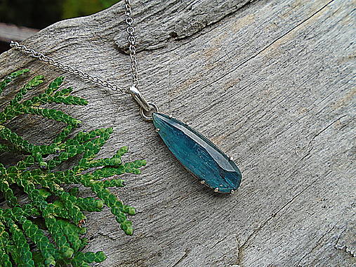 Strieborný prívesok Ag925 Kyanit