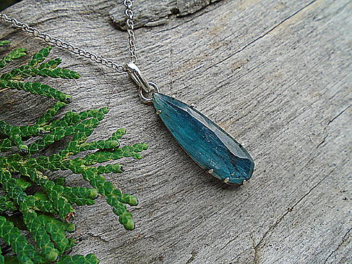 Strieborný prívesok Ag925 Kyanit