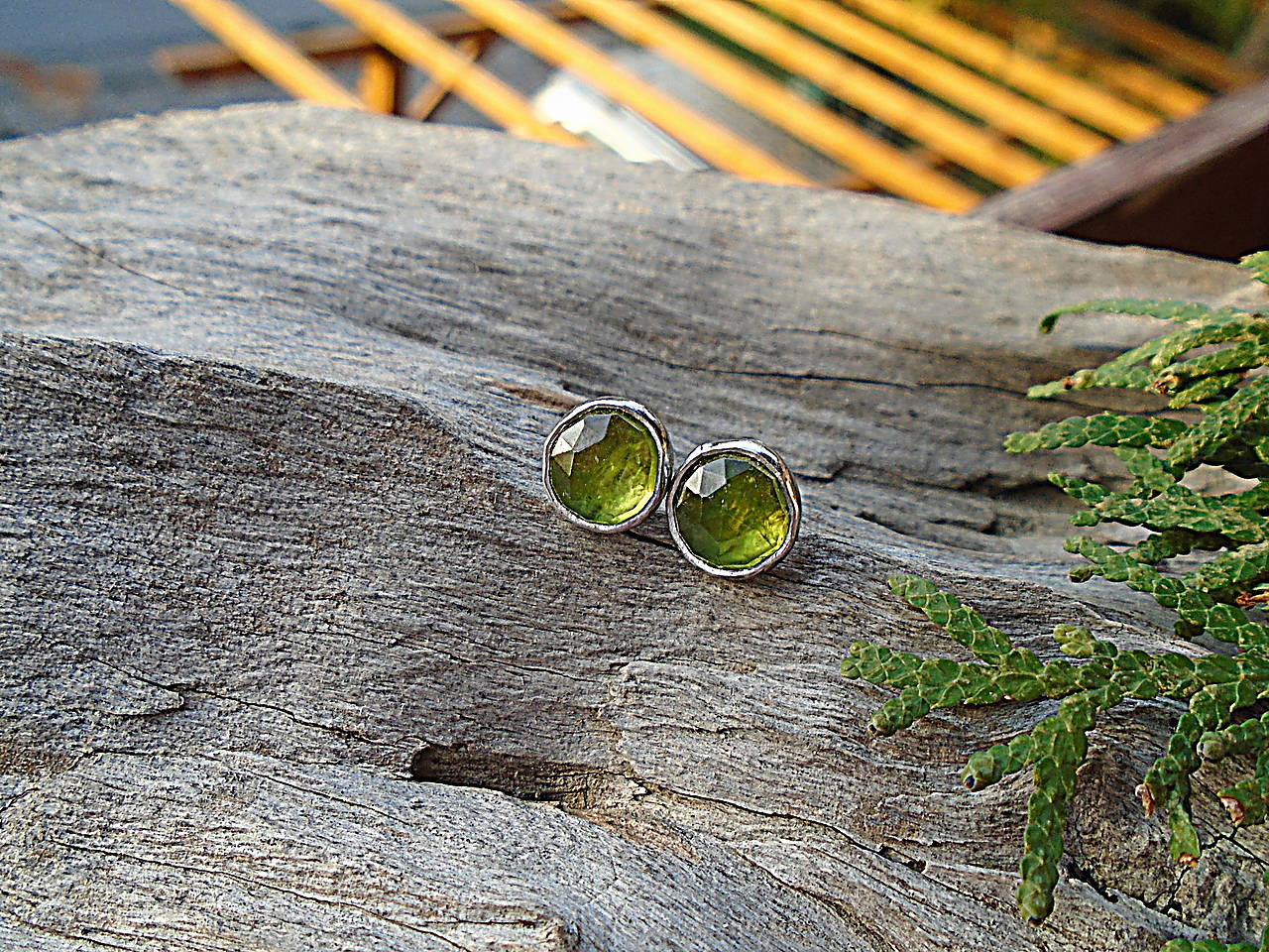 Strieborné náušnice Ag925 Vezuvianit