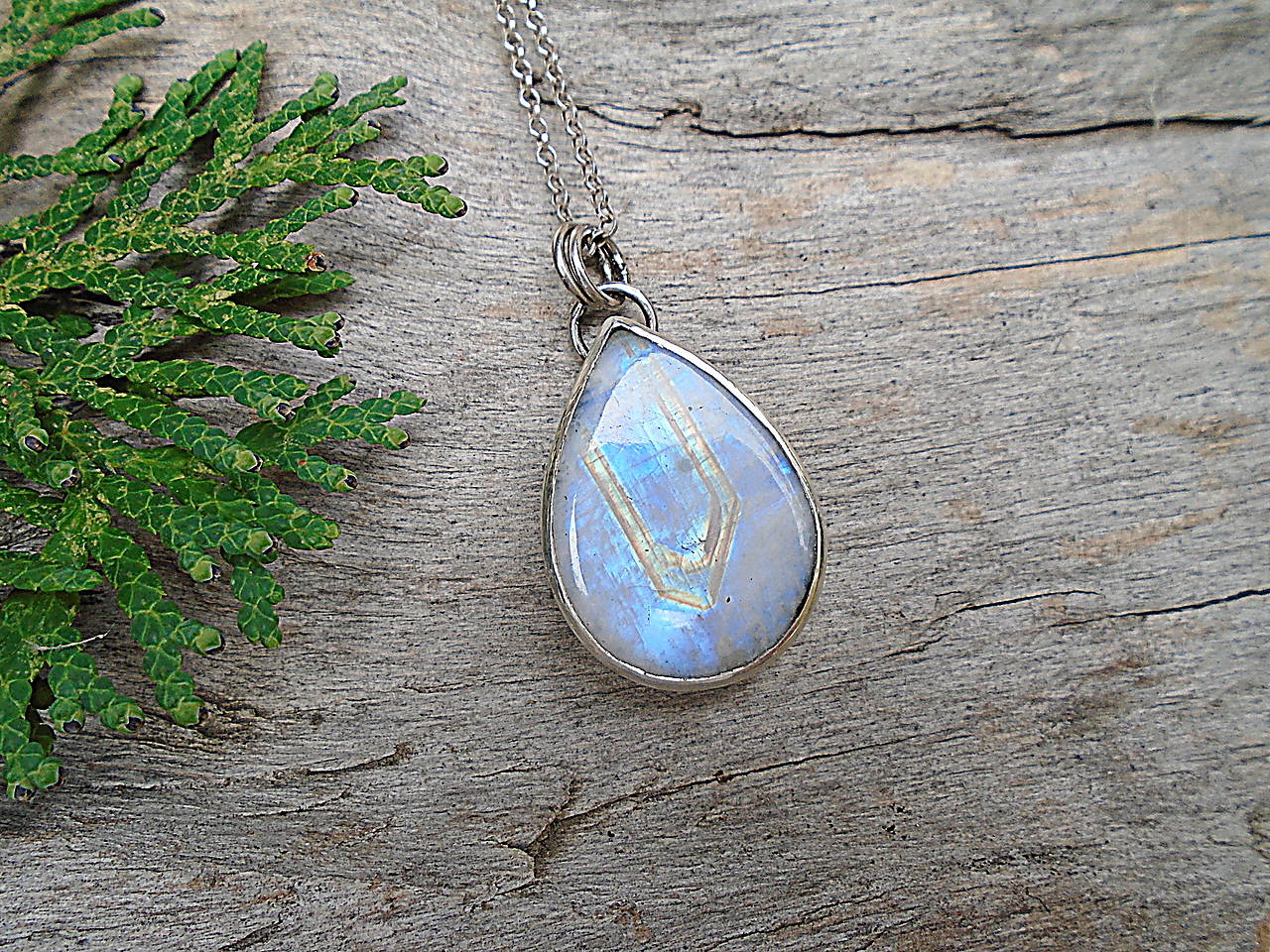 Strieborný prívesok Ag925 Mesačný kameň