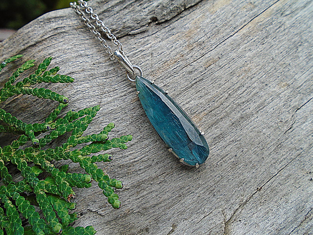 Strieborný prívesok Ag925 Kyanit