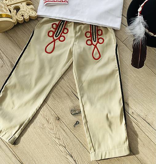 Detské oblečenie - Chlapčenské folklórne nohavice krémové - 17970407_