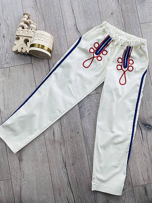 Detské oblečenie - Chlapčenské folklórne nohavice smotanové (modro-červené zdobenie) - 17970415_