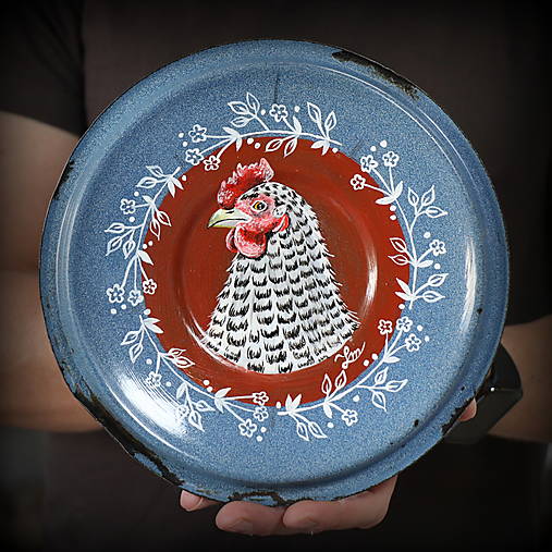 Upcyklovaná ručne maľovaná pokrievka Sliepka