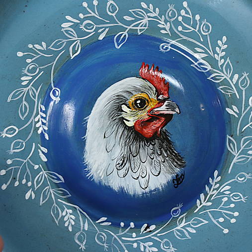 Upcyklovaná ručne maľovaná pokrievka Sliepka