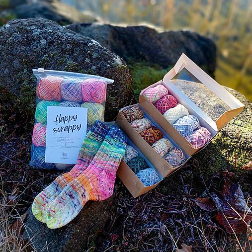 Materiál ručne robený - HAPPY SCRAPPY set ponožkových priadzí, vyber si veľkosť - 17969962_