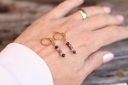 Visiace náušnice turmalín