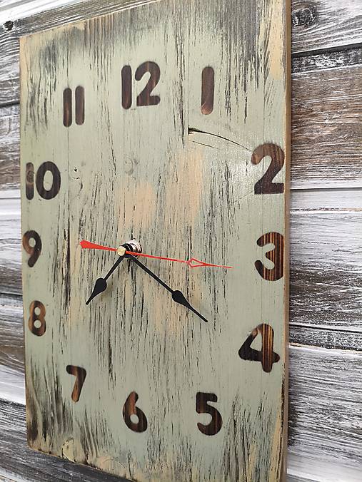 Hodinky nástenné "deda Jožka"