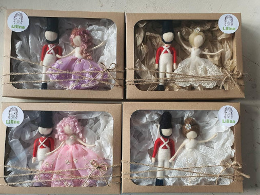 Dekorácie - Cinovy vojacik a baletka v darčekovej krabičke - 17973828_