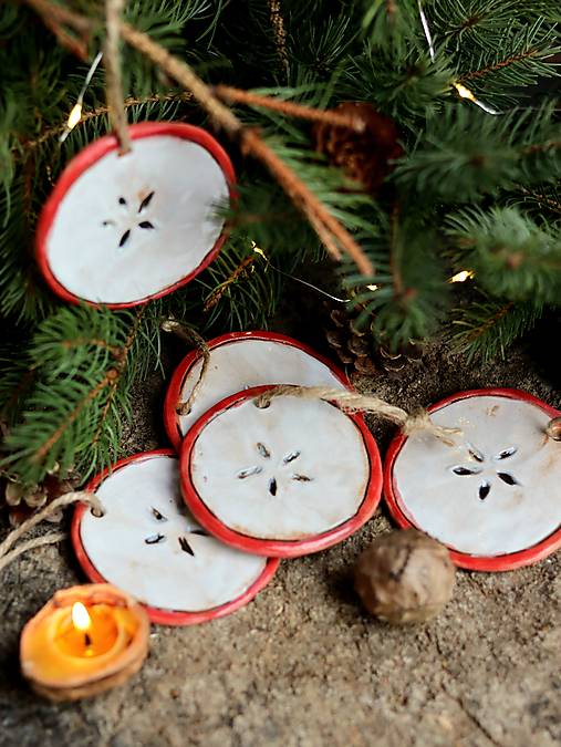 Keramické jabĺčka na stromček