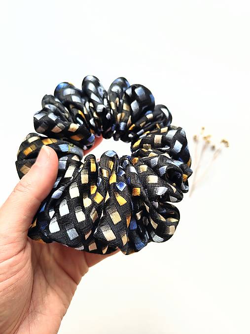 Basic MAXI scrunchie (Čierna štvorčeková)
