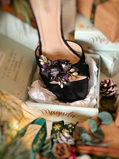 Darčekový box "chuť noci" - hrebienok, set vláseniek a klipy na topánky