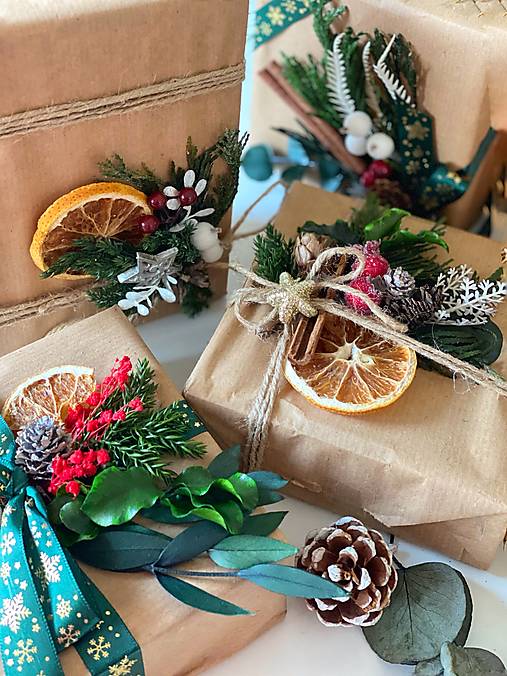 Darčekový box "chuť noci" - hrebienok, set vláseniek a klipy na topánky