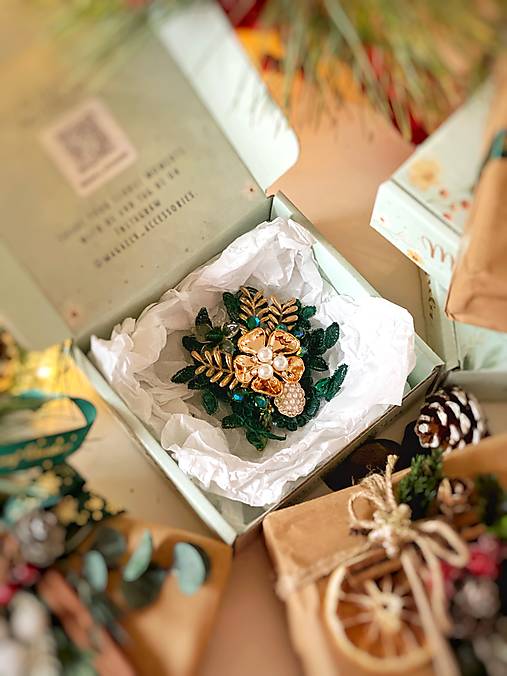 Darčekový box "mesačné smaragdy" - brošňa, náušnice a prstienok