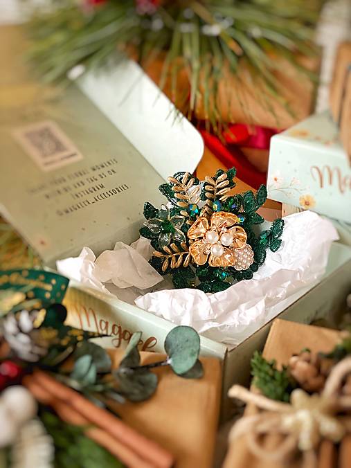 Darčekový box "mesačné smaragdy" - brošňa, náušnice a prstienok