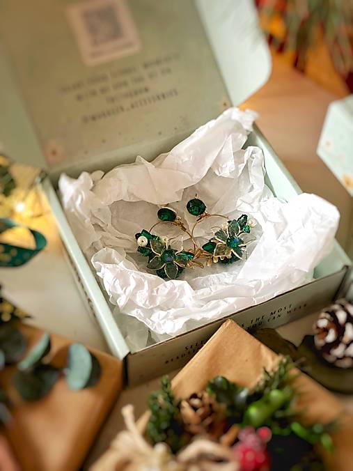 Darčekový box "mesačné smaragdy" - brošňa, náušnice a prstienok