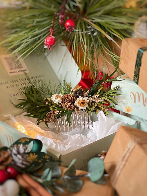 Darčekový box "ševelenie lesa" - hrebienok, náramok a set vláseniek