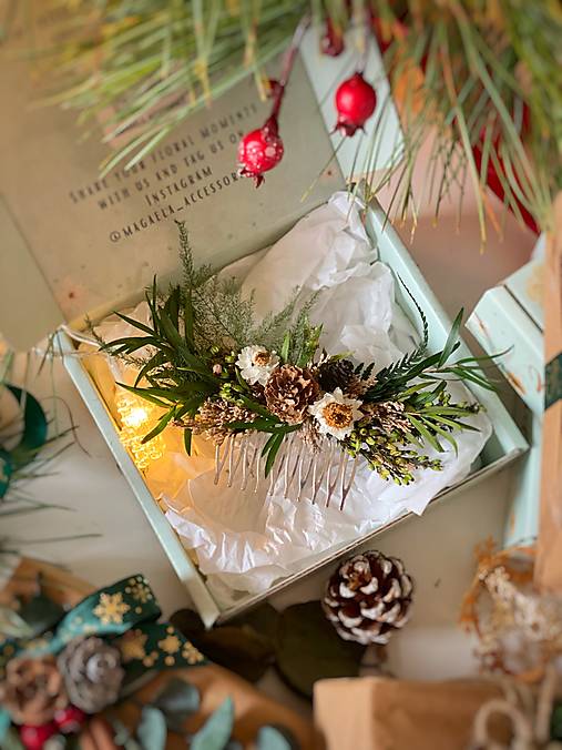 Darčekový box "ševelenie lesa" - hrebienok, náramok a set vláseniek