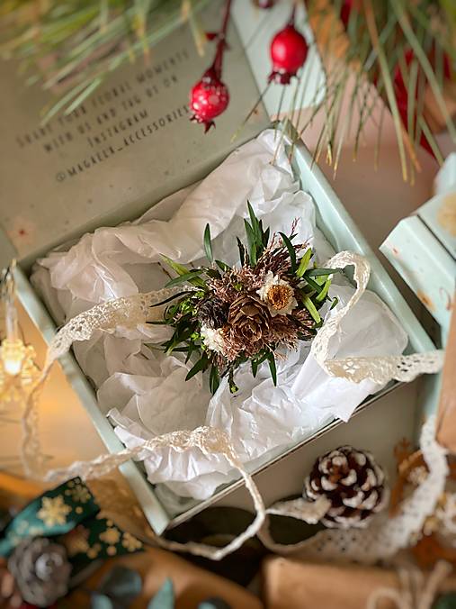 Darčekový box "ševelenie lesa" - hrebienok, náramok a set vláseniek