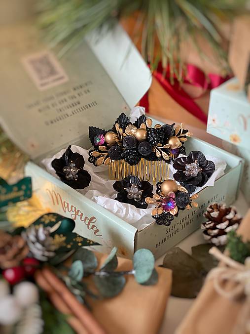 Darčekový box "noc s chuťou černíc" - hrebienok, prstienok a klipy na topánky