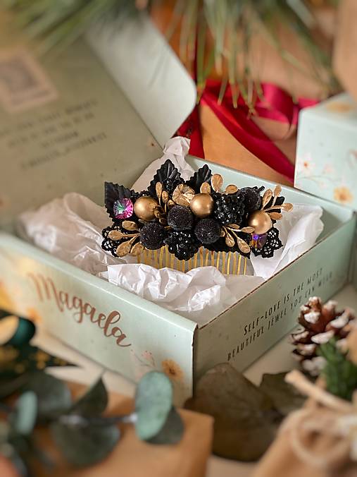 Darčekový box "noc s chuťou černíc" - hrebienok, prstienok a klipy na topánky