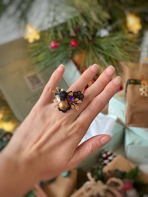 Darčekový box "noc s chuťou černíc" - hrebienok, prstienok a klipy na topánky