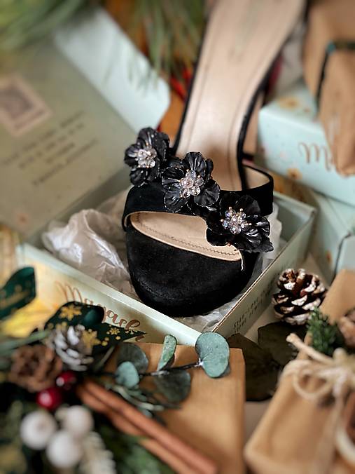 Darčekový box "noc s chuťou černíc" - hrebienok, prstienok a klipy na topánky