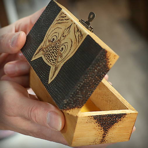 Drevená šperkovnica Sova od Pretvor