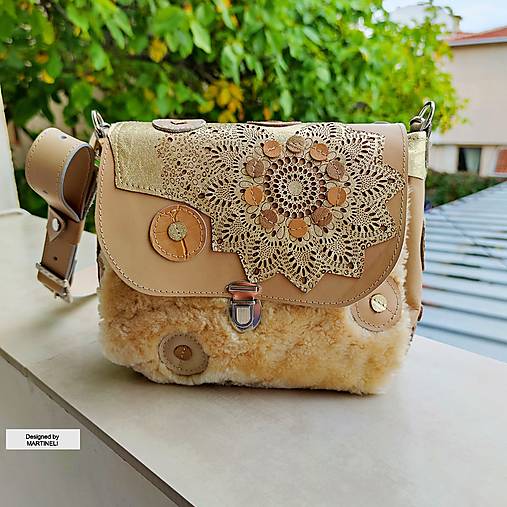 Kabelky - Béžová kožená kabelka cez rameno - Elegantná kvetinová kabelka - 17975159_