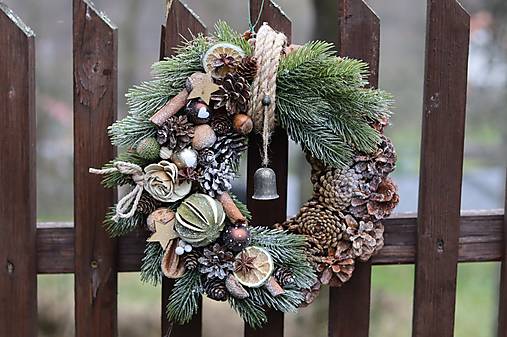 Dekorácie - Vianočný veniec - 17976510_