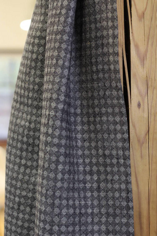 Elegantná jemná šatka zo 100% ľanu s diamantovým vzorom "Bruno"