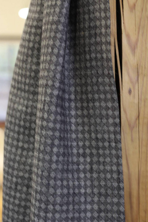 Elegantná jemná šatka zo 100% ľanu s diamantovým vzorom "Bruno"