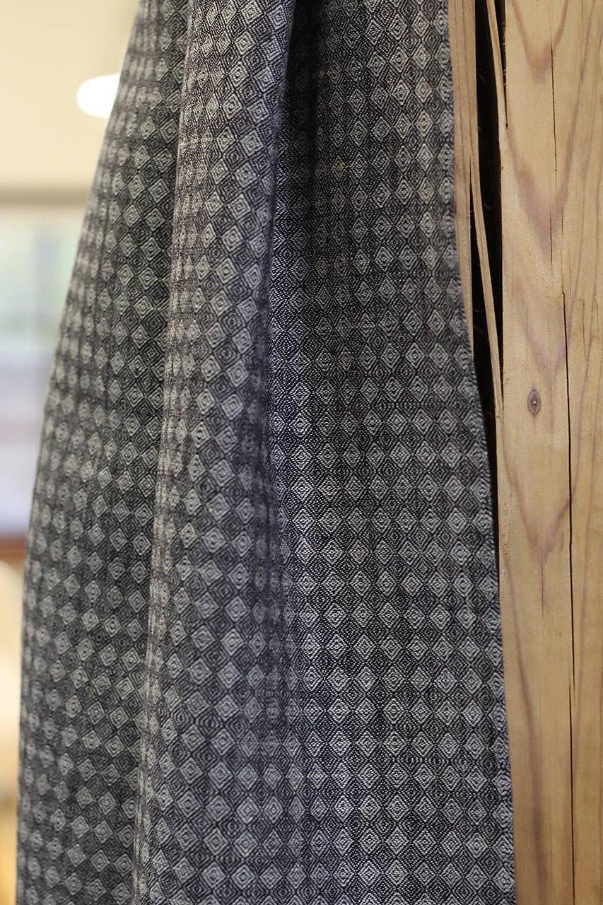 Elegantná jemná šatka zo 100% ľanu s diamantovým vzorom "Bruno"