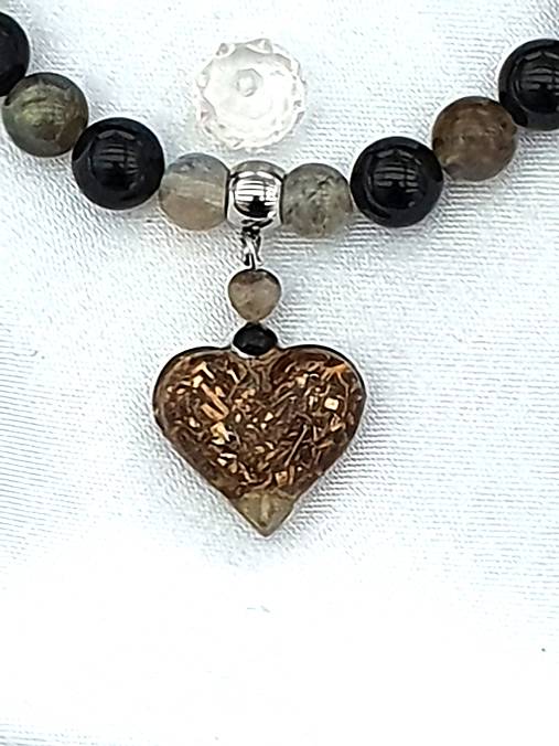 NÁRAMOK PROTI NEGATÍVNYM ENERGIÁM – verejné miesta