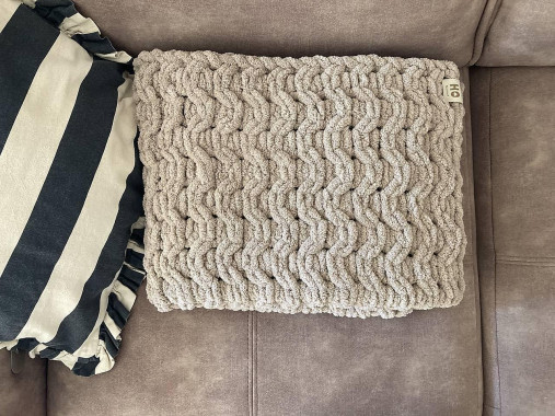 Úžitkový textil - SMOKEY TAUPE detská puffy deka 85 × 100 cm - 17978390_